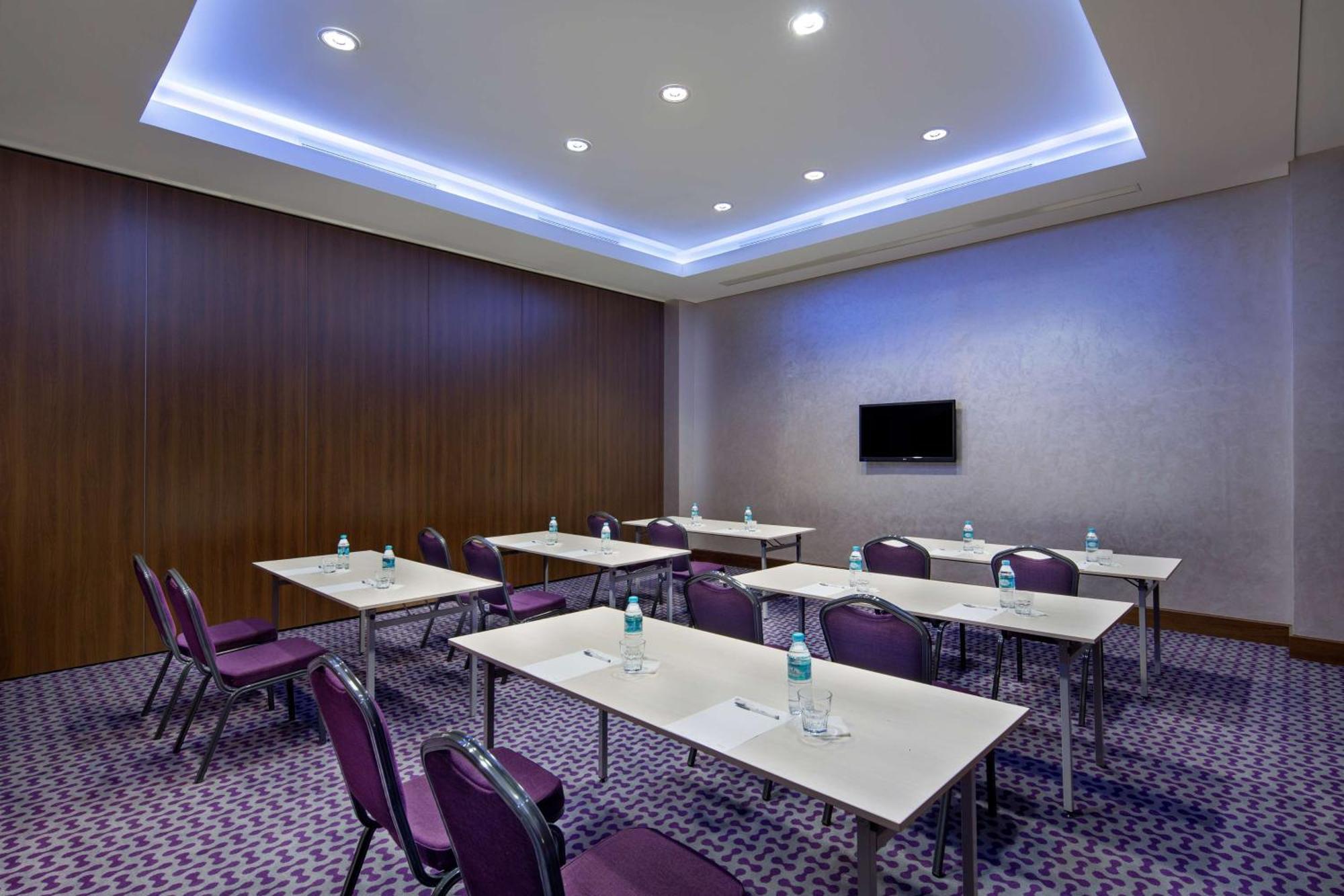 Hotel Hampton By Hilton Istanbul Kayasehir Zewnętrze zdjęcie