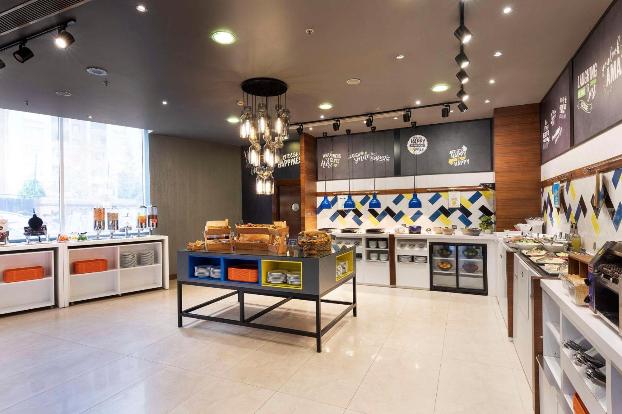 Hotel Hampton By Hilton Istanbul Kayasehir Zewnętrze zdjęcie
