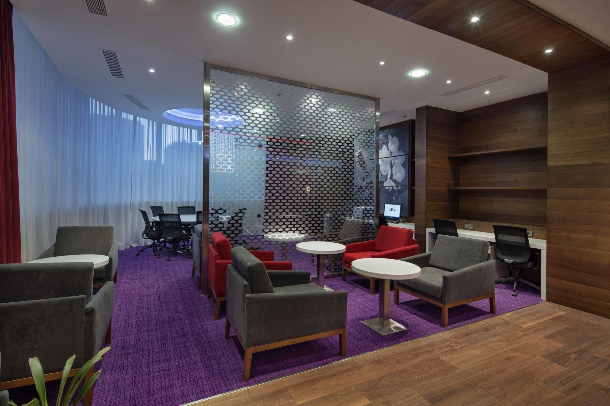 Hotel Hampton By Hilton Istanbul Kayasehir Zewnętrze zdjęcie